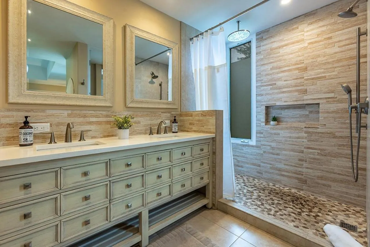 Apartment Palms At Wailea One Bedrooms By Coldwell Banker Island Vacations United States